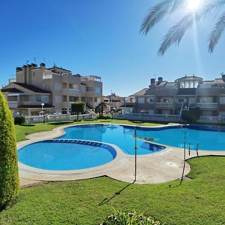 Apartament Z Duzym Tarasem Na Pieknym Osiedlu Oriola  Exterior foto