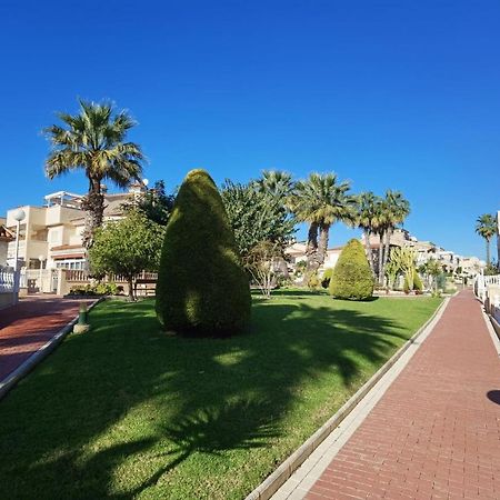 Apartament Z Duzym Tarasem Na Pieknym Osiedlu Oriola  Exterior foto