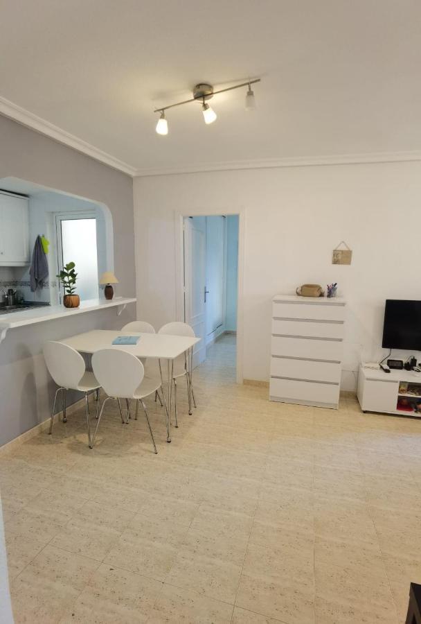 Apartament Z Duzym Tarasem Na Pieknym Osiedlu Oriola  Exterior foto